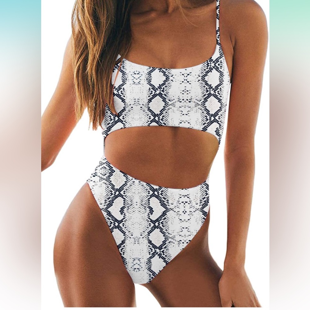Swimsuit one piece like new